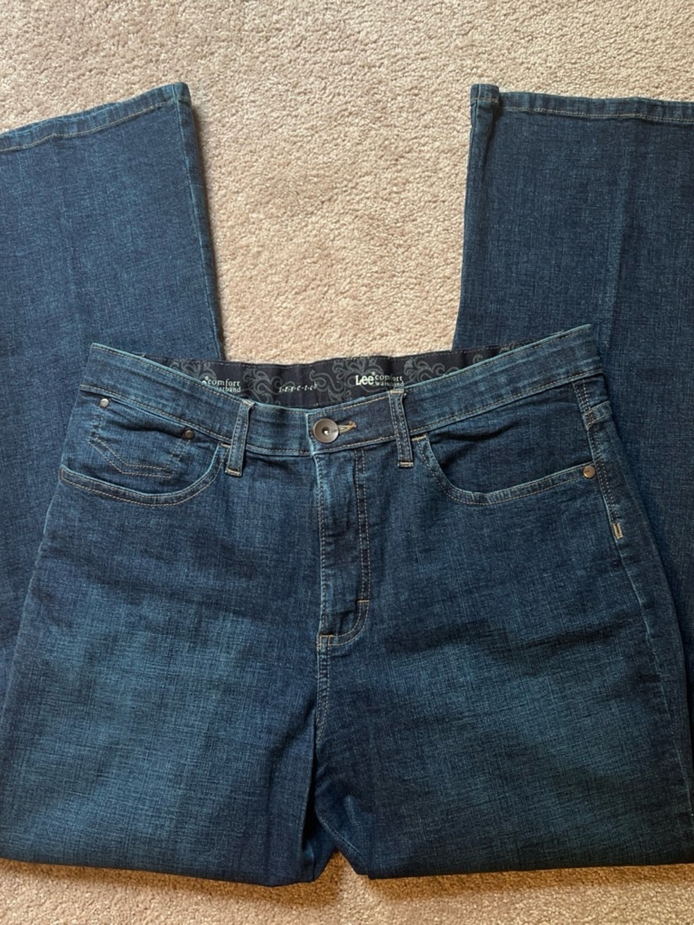 Lee Women's Deep Indigo Straight Leg Jeans size 14 Short